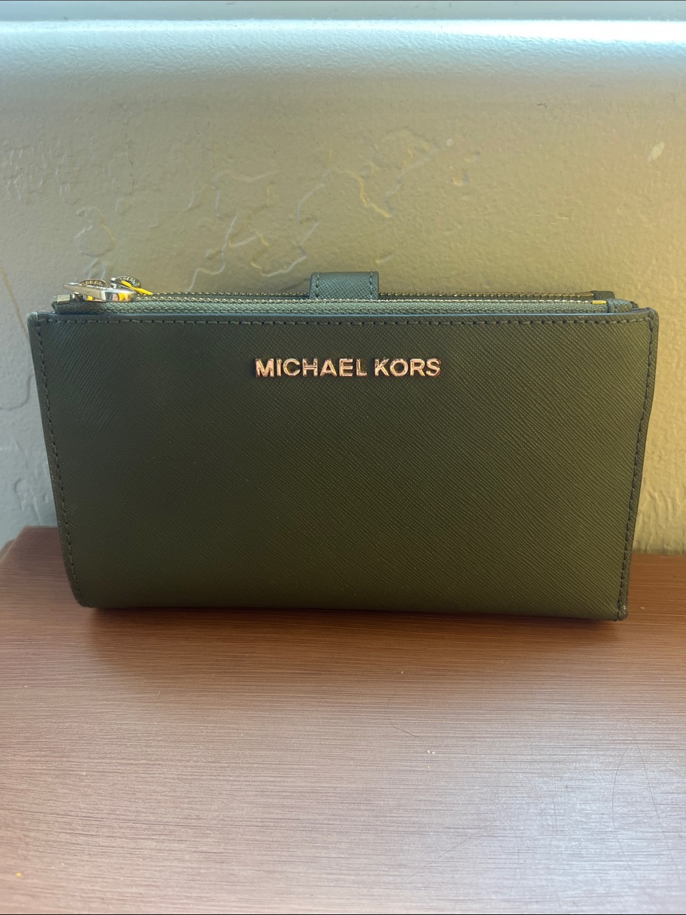 Michael Kors Jet Set Travel Duffle GreenLarge Double Zip Wristlet Wallet Leather